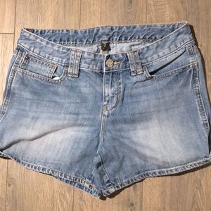 Gap • Blue Jean Shorts • Women’s 8